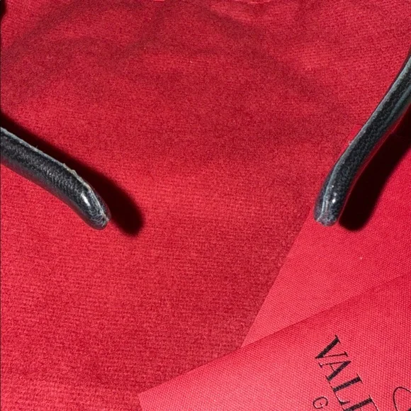 ❤️SOLD❤️Valentino Black and Gold Studded Headband comes with dust bag n cards - Picture 5 of 6